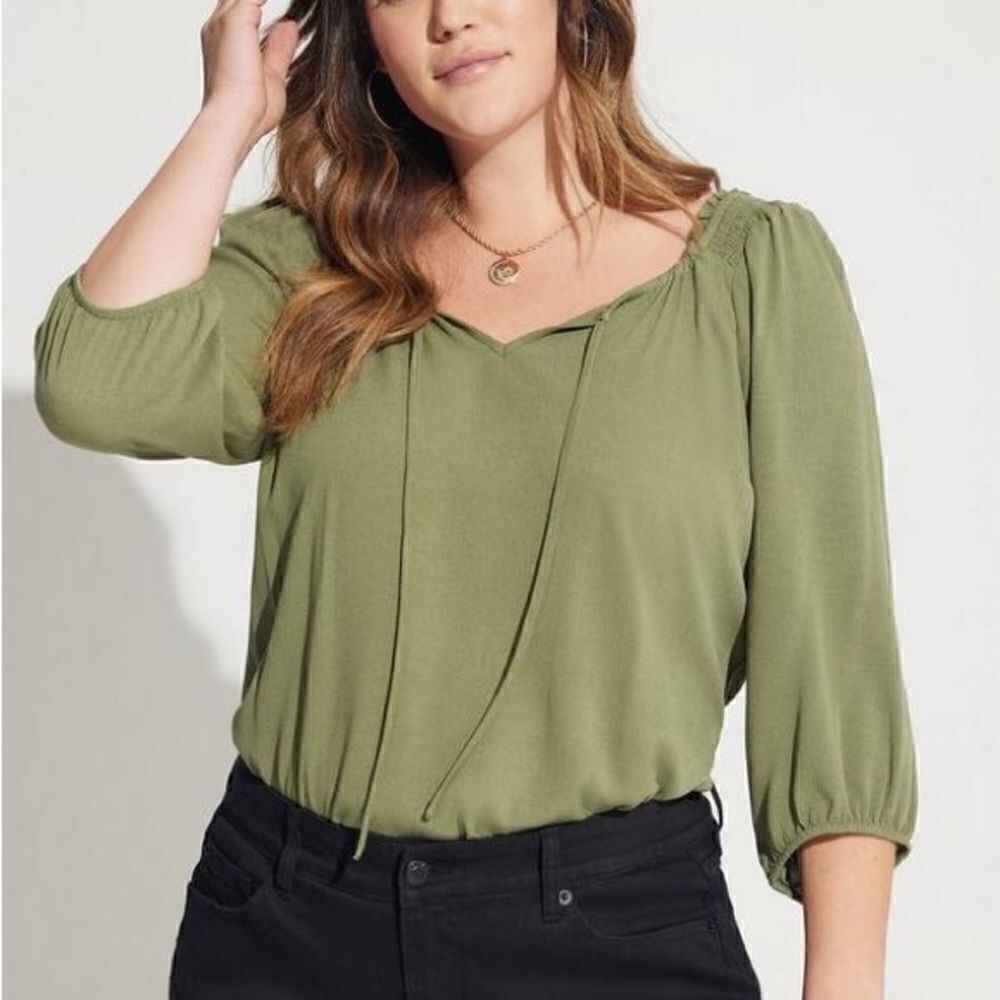 Torrid Washable Gauze Keyhole Peasant Puff Sleeve Top size 6